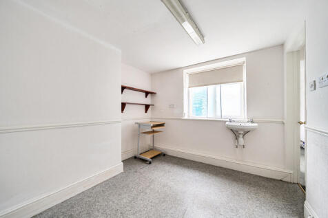 1388323-10-693869...