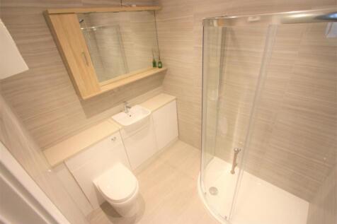 Flat 2, Ivanhoe Shower Room