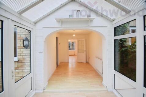 Suters Drive, Taverham, NR8 photo 5