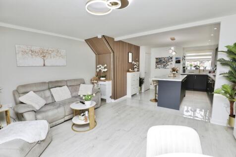 Lounge / Kitchen