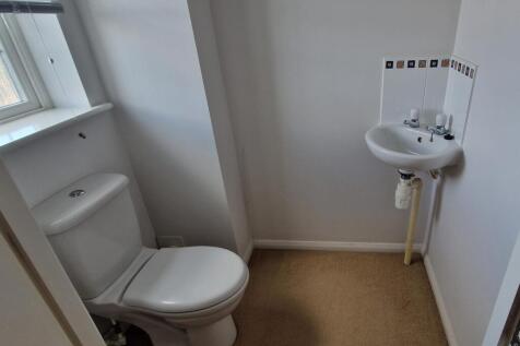 Cloakroom/wc