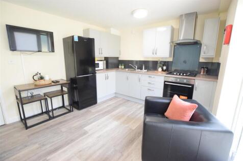 27/28 - Apt 16, Brayford Court - Student Apartment photo 3