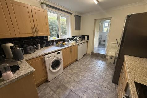 Broadlands Road,  photo 3