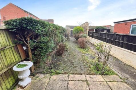 c3b0bf78-Rear 20garden.jpg