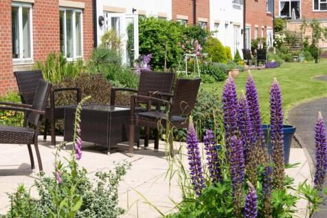 Eastbank Court/Lodge