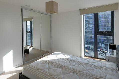 Flat , Jubilee Heights, Parkside Avenue, London photo 4