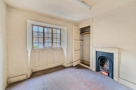 1299476-10-6835e1...