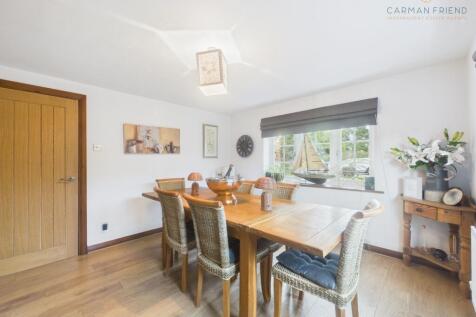 Dining Room/Bedroom 4