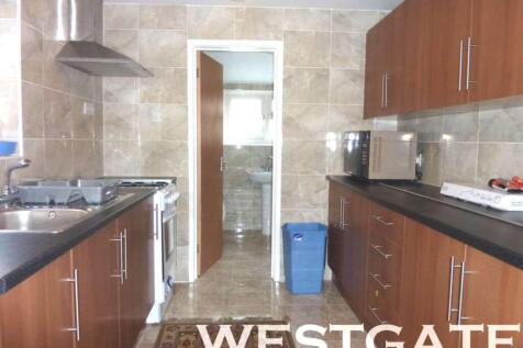 4-bed terraced on Highgrove Street, Reading, £2,100/mo