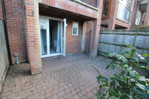Priory Mews, Haywards Heath, RH16 photo 3