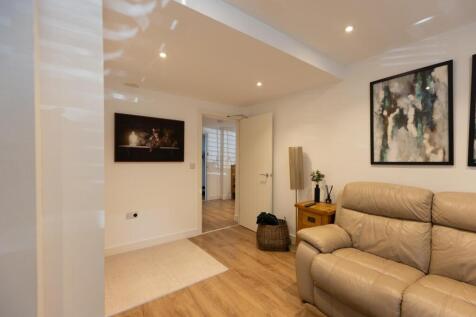 1-bed house on Park Road, Loughborough, £780/mo