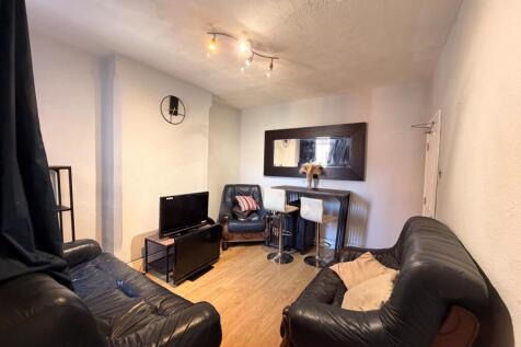 Birrell Road Lounge