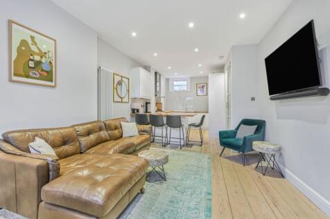 London, SW18 - property photo
