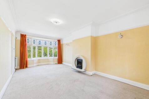 CAM02386G0-PR0142-STILL006