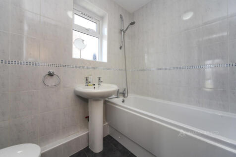 Woodford Road, Dunstable, Bedfordshire, LU5 photo 3