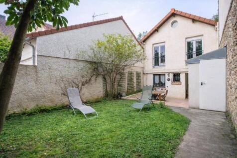 La maison du jardin avant