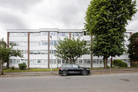 Grove Hill, E18