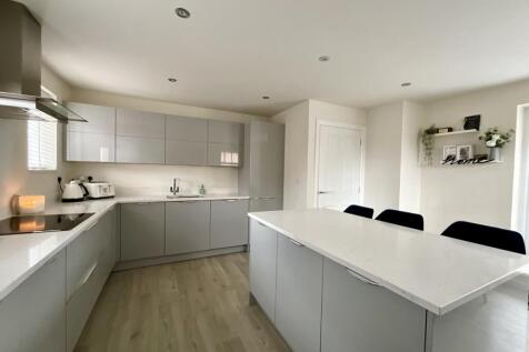 open plan living/kit