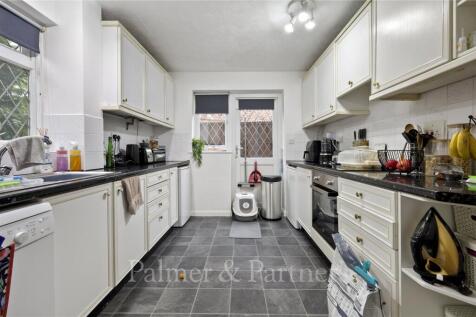 Briarwood End, Highwoods, Colchester, Essex, CO4 photo 5