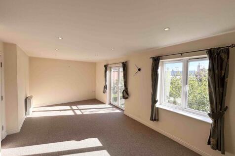 2-bed flat on off Blackbird Road, Bradgate Street LE4, £850/mo