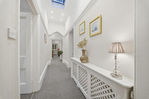 Apt 2 The Grange ...