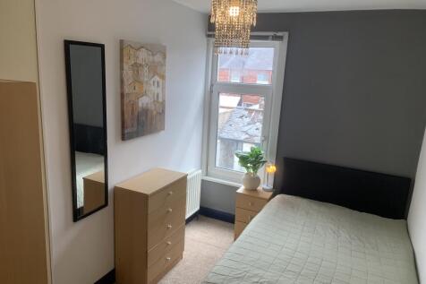 Sincil Bank // 3 Bed & 2 Bath // July 2027 photo 5