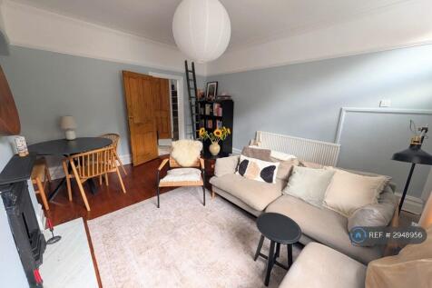 Gladstone Street, Bingley, BD16 photo 5