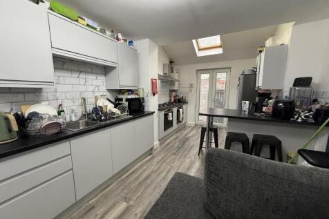 Harley Avenue, Victoria Park, £138pppw photo 3