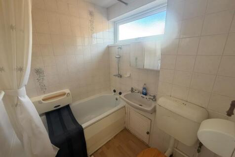 Deaconscroft, Ravensthorpe, Peterborough photo 5