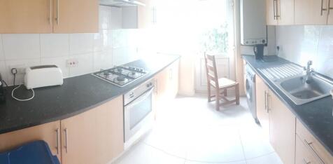 Edgeworth Drive, Manchester photo 3