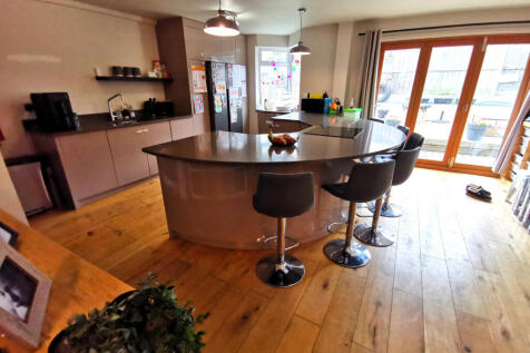 4 Bedroom Detached for Sale