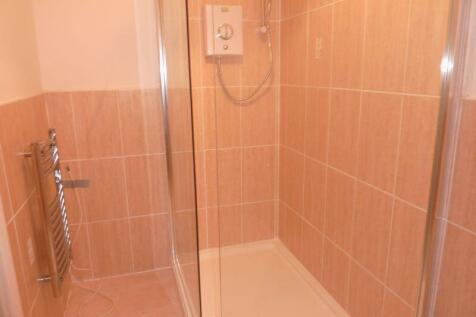 shower room (angle 2)