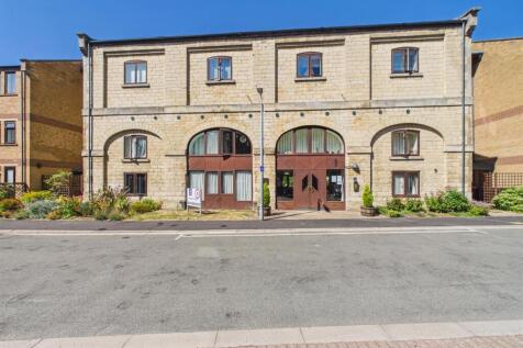 Welland Mews - Main Entrance