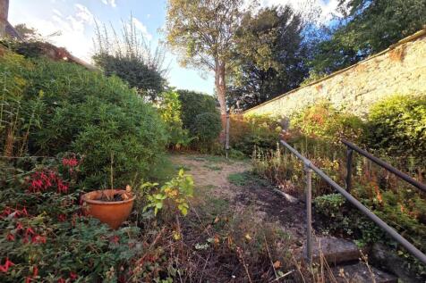 5 MH - Garden.jpg