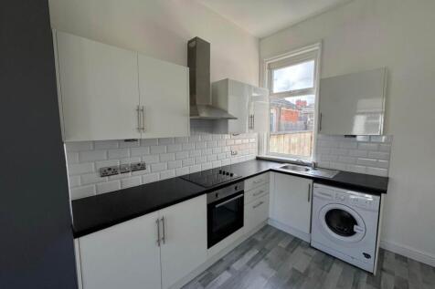 25 The Square, Grimsby photo 3