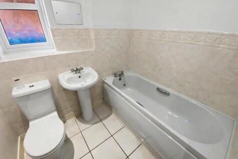 mulberry bathroom.jpg