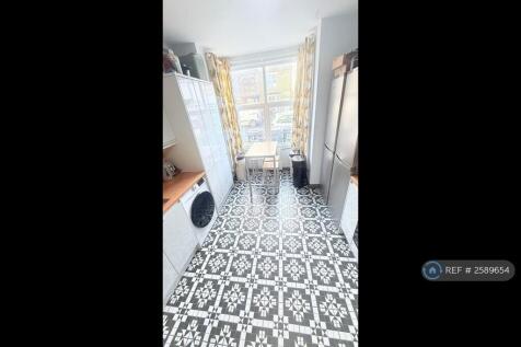 Shared Kitchen/Breakfast Room