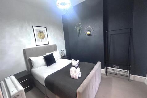 bedroom 2.jpeg