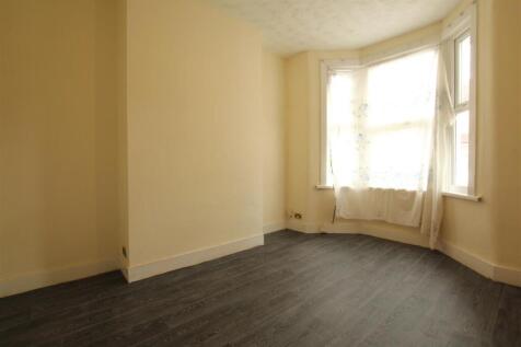 Bedroom 1.JPG