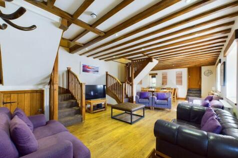 The Roost - Living Room