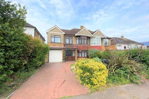 Whitehall Close IG7