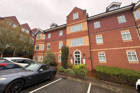 2-bed flat on The Pavilions, Talbot Road, Prenton, £950/mo