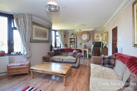 Sitting Room/Dining Room