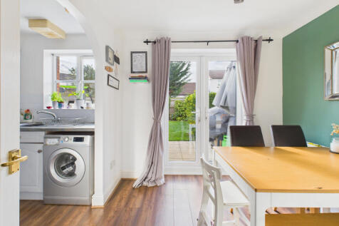 CAM04968G0-PR0075-STILL010