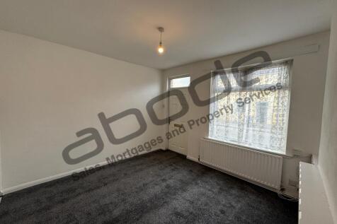 Filey Avenue, Royston, Barnsley, South Yorkshire, S71 photo 4