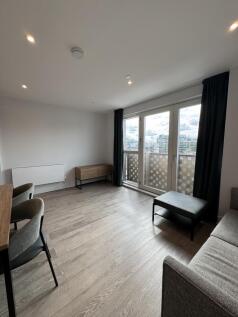 3 Joseph Huntley Walk, Reading photo 3