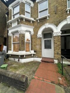 Attractive Victorian frontage with bay windows...
