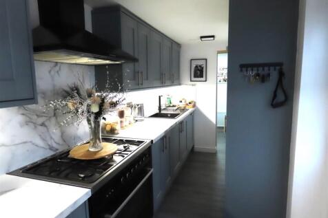 GALLEY STYLE KITCHEN