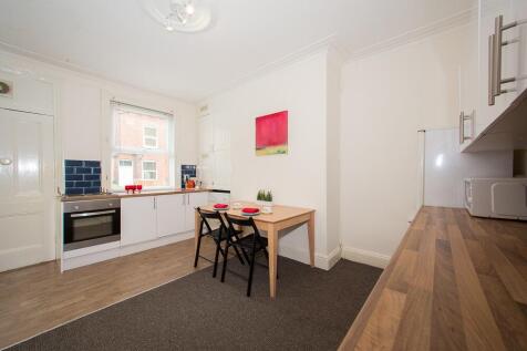 28 Hessle Avenue, Hyde Park, Leeds, LS6 1EF photo 3