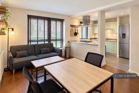 Open-Plan Kitchen / Living Area